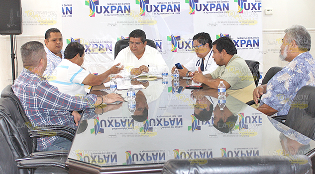 Dan facilidades para regularizar negocios, alcalde se reúne con representantes