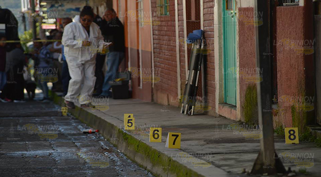 Acribillan a madre e hija en Huauchinango, una de las mujeres recibió más de 20 impactos de bala