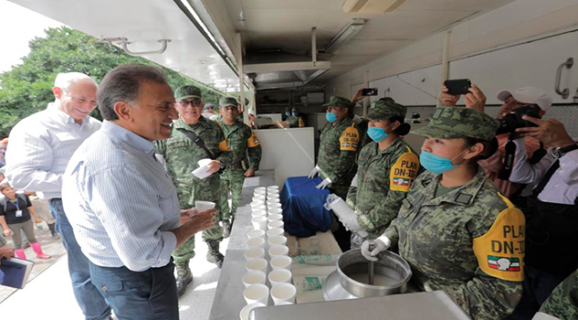 El Gobernador Yunes recorre zonas afectadas por las inundaciones en Álamo
