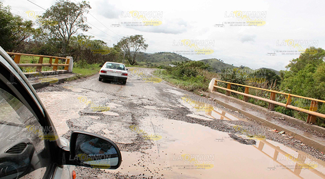 Destrozada la vía de acceso en Coyutla