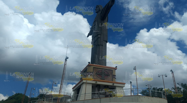 En completo olvido Cristo Redentor de Tihuatlán