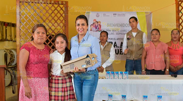 DIF asegura alimentación a decenas estudiantes