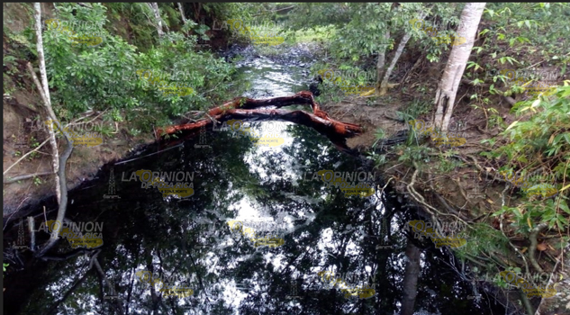Derrame de hidrocarburo se extiende más de 4 kilómetros, ya llegó hasta comunidades de Tihuatlan