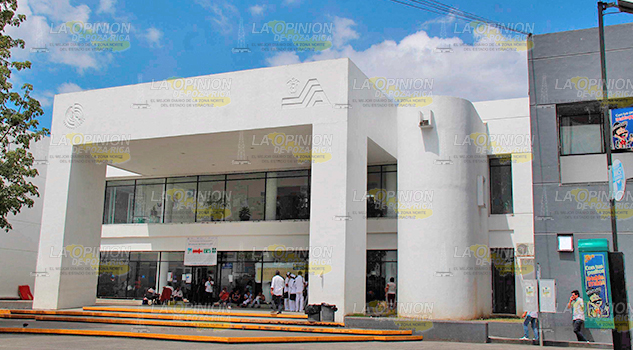 Renuncia médico y retrasan cirugías, caos en Hospital Regional
