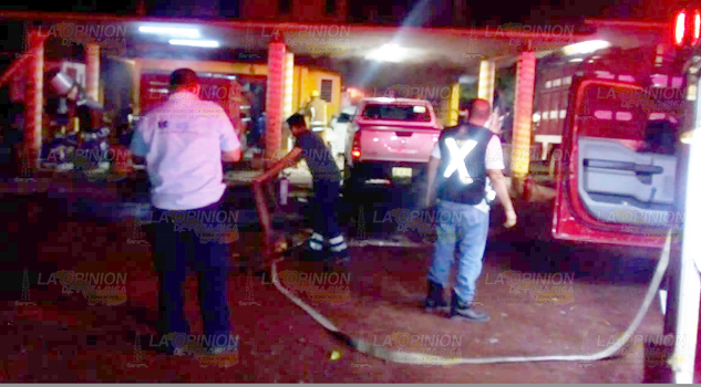 Falla en aire acondicionado provoca incendio