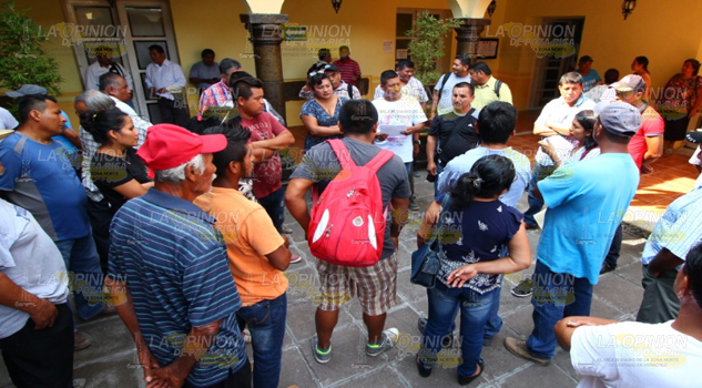 Demandan seguridad y mejorar su camino en Papantla