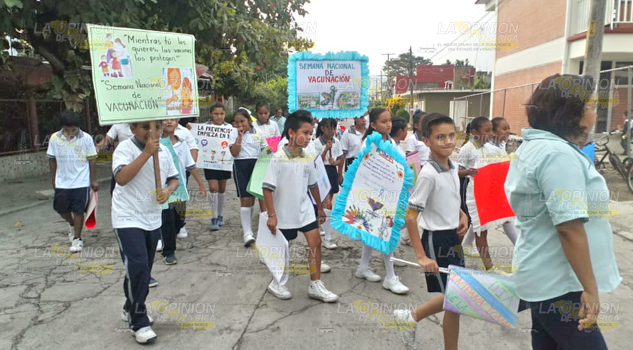 Detectan menores embarazadas, concientizan a padres de familia