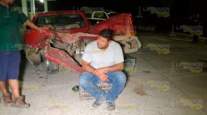 Obrero que manejaba a exceso de velocidad estuvo de matar a su familia en Tuxpan ¡A punto estuvo de matar a su familia!