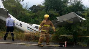 Avioneta aterriza de emergencia, atropella y mata a dos personas Avioneta aterriza de emergencia, atropella y mata a dos personas