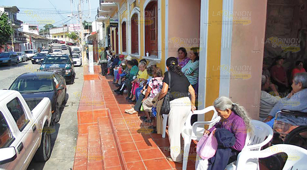 Darán a abuelitos sus últimos pagos de este 2018