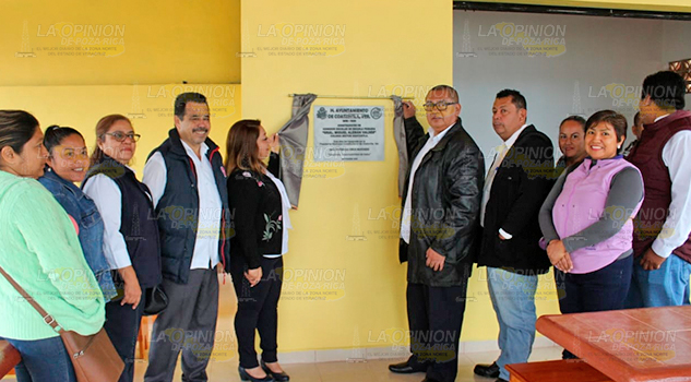 Escuelas con más obra pública, alcaldesa entrega otro comedor comunitario