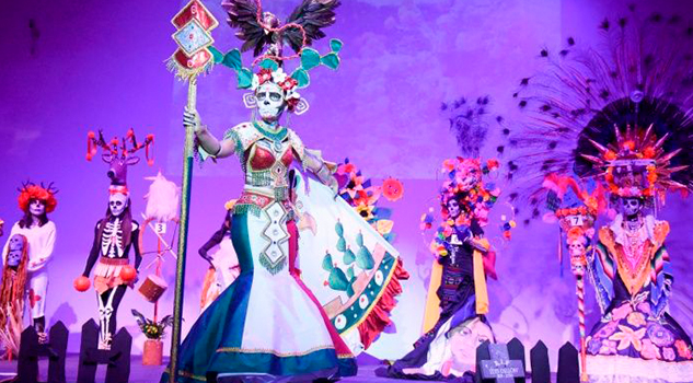 Exitosa pasarela de catrinas en el Auditorio CIE
