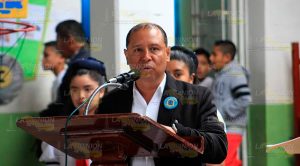 Entregan escrituras a la secundaria Jorge de Castro Cancio Entregan escrituras a la secundaria Jorge de Castro Cancio