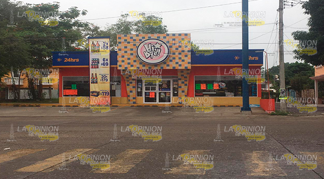 Comercios de Poza Rica en la ilegalidad