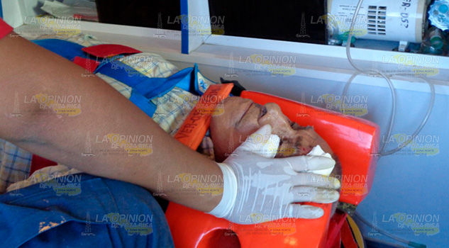 Octagenario es embestido por motociclista en Álamo Octagenario es embestido por motociclista en Álamo