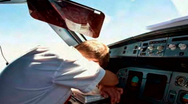 Piloto de avión se queda dormido y... se pasa de largo