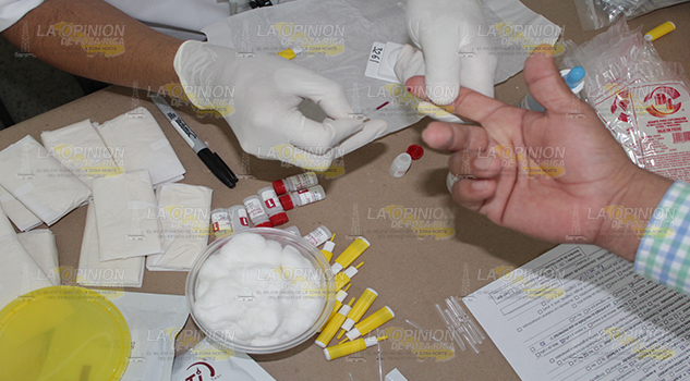 Avanza VIH en Poza Rica, la UV los capacita y previene