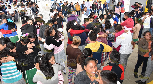 Jóvenes, adictos a las redes sociales, falta de orientación repercute en decisión de los estudiantes