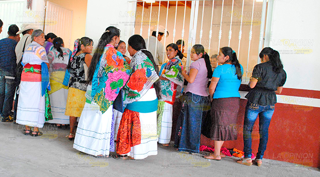 Realizan detecciones, aplica Sector Salud pruebas a mujeres del VPH