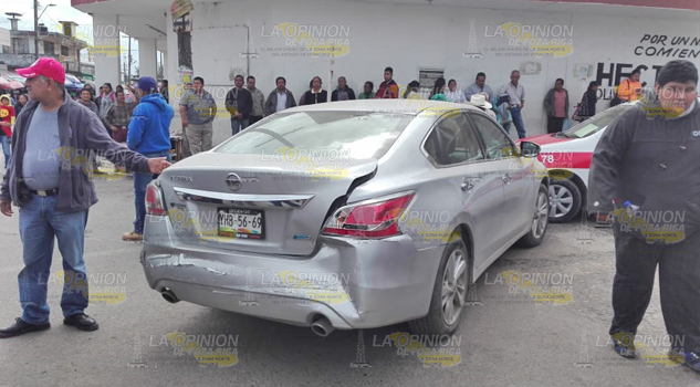 Carambola: camión impacta ocho vehículos; 7 lesionados