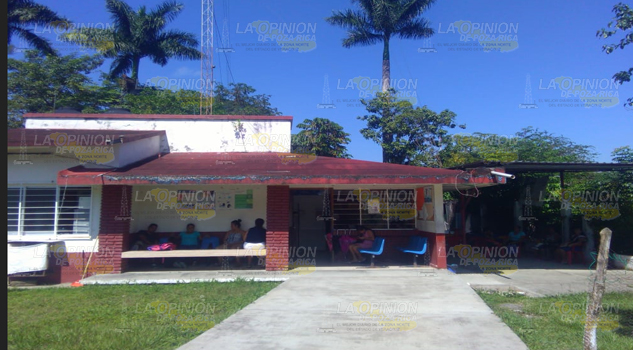 Insuficiente personal médico en Coyutla