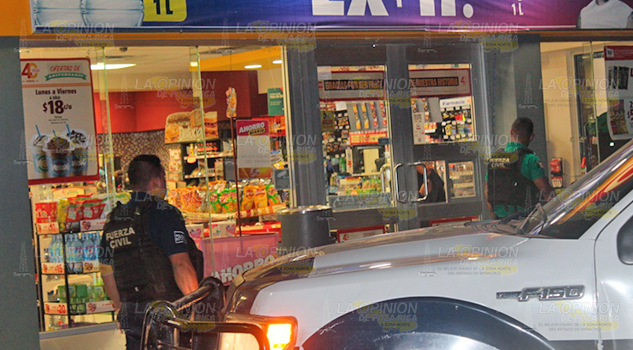 Ya los traen de encargo, asaltan otra tienda de conveniencia en la Anáhuac
