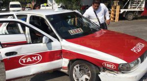 Dos pasajeros lesionados en fuerte accidente en la 27 de septiembre