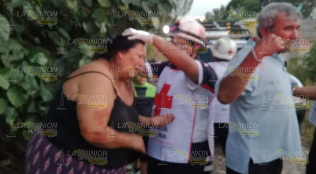 ¡MACHETEAN a una familia!