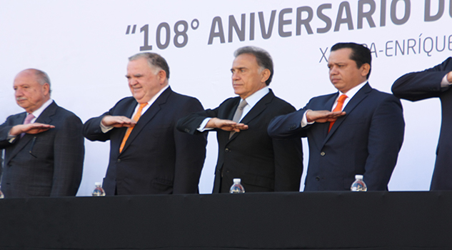 Destaca gobernador Yunes, 10 MMDP invertidos en obras