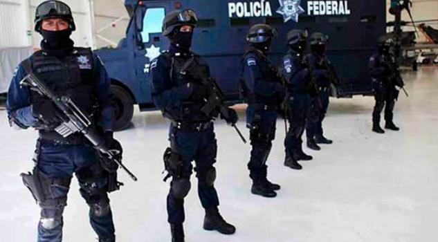 Fuerzas federales intervienen en Pemex; Segob advierte a Romero Deschamps que no tolerará robo