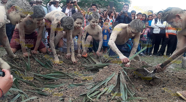 Niños preservan herencia tének Niños preservan herencia tének