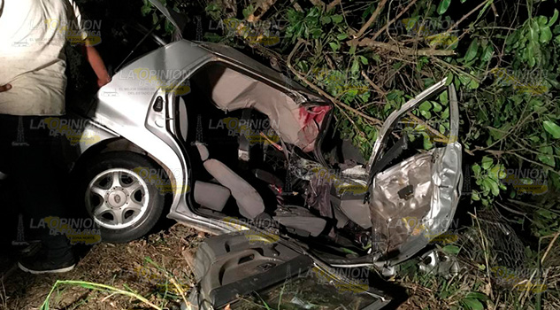 Atroz accidente sobre la carretera Tuxpan – Poza Rica Atroz accidente sobre la carretera Tuxpan – Poza Rica