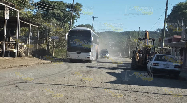 Hartos de contaminación, colonos de Naranjos amenazan bloqueo vial