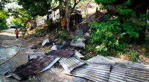 Arde vivienda en la colonia Insurgentes de Poza Rica Arde vivienda en la colonia Insurgentes de Poza Rica