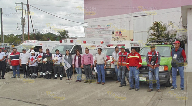 Orientación y ayuda a vacacionistas, brigadistas se suman al operativo de fin de año