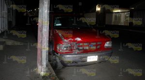 Choca, vuelca y se da a la fuga Choca, vuelca y se da a la fuga