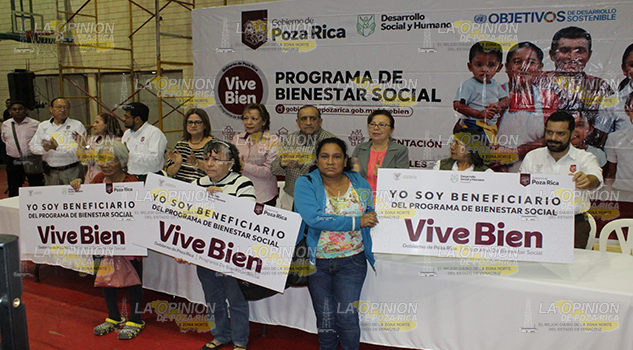 Entregan mil despensas, Alcalde y DIF encabezan acto