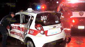 Encontronazo entre particular y taxi en Martínez de la Torre