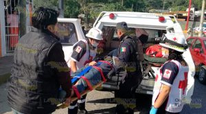 Estudiante resulta lesionado tras impacto de automóvil Estudiante resulta lesionado tras impacto de automóvil