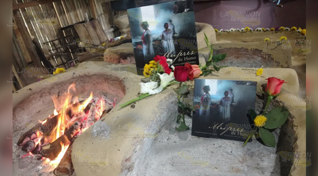 Bendición del fogón en el parque Takilhsukut de Papantla