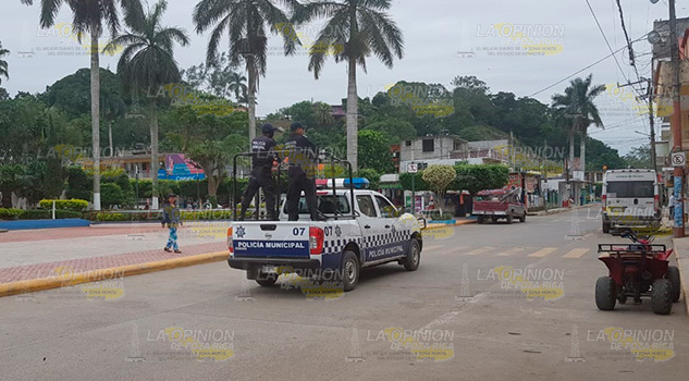 Lo tablearon policías de Cazones, denuncian Lo tablearon policías de Cazones, denuncian