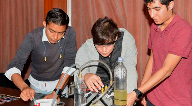 Mexicanos crean prototipo para transformar agua en combustible Mexicanos crean prototipo para transformar agua en combustible