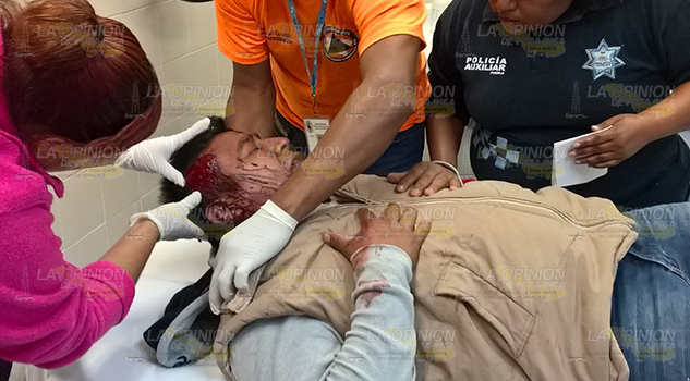Policías de Pantepec lesionados en volcadura Policías de Pantepec lesionados en volcadura