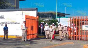 Realizan simulacro en terminal portuaria de Pemex Realizan simulacro en terminal portuaria de Pemex