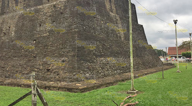 INAH frena reparación de pirámide, no le importa el deterioro de la estructura