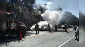 Se les quemó su camioneta en la Tuxpan - Poza Rica