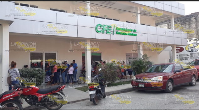 Se quejan en CFE de Álamo