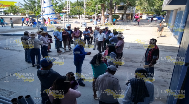 Petróleos Mexicanos beneficia a tres comunidades de Álamo