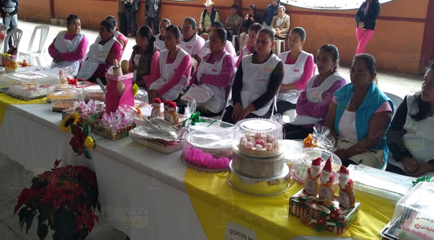 Presidenta del DIF, clausura taller de repostería a mujeres espinaltecas