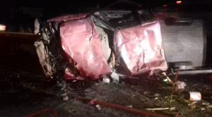un muerto y 10 militares lesionados